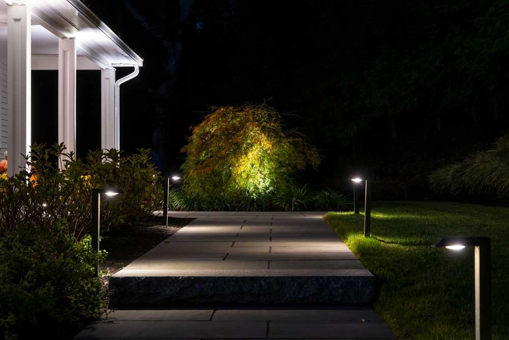 custom landscape lighting services massachusetts 1000px